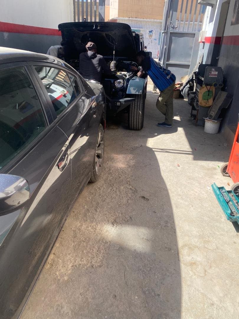 L'équipe Mecatronik Automobile en atelier